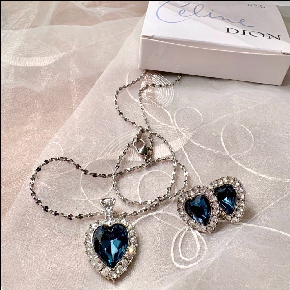 Avon 1998 Titanic Heart of the Ocean Sapphire Halo Necklace & Studs NIB